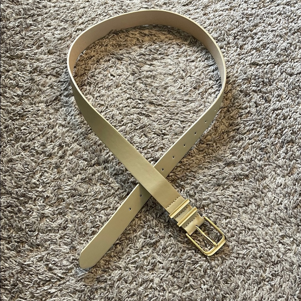 Stylish Beige Belt with Gold Buckle